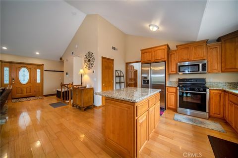 Photo of 27391 Cottonwood Lane, Lake Arrowhead, CA 92352 (MLS # CV25065519)