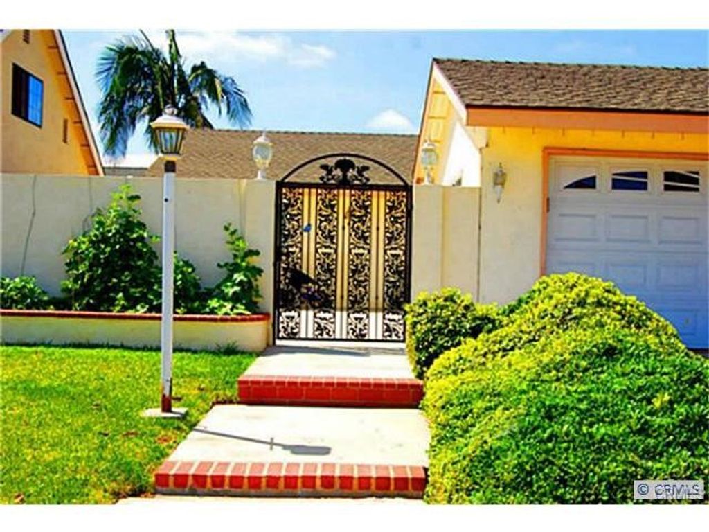 Photo of 14681 COMET Street, Irvine, CA 92604 (MLS # OC25276100)