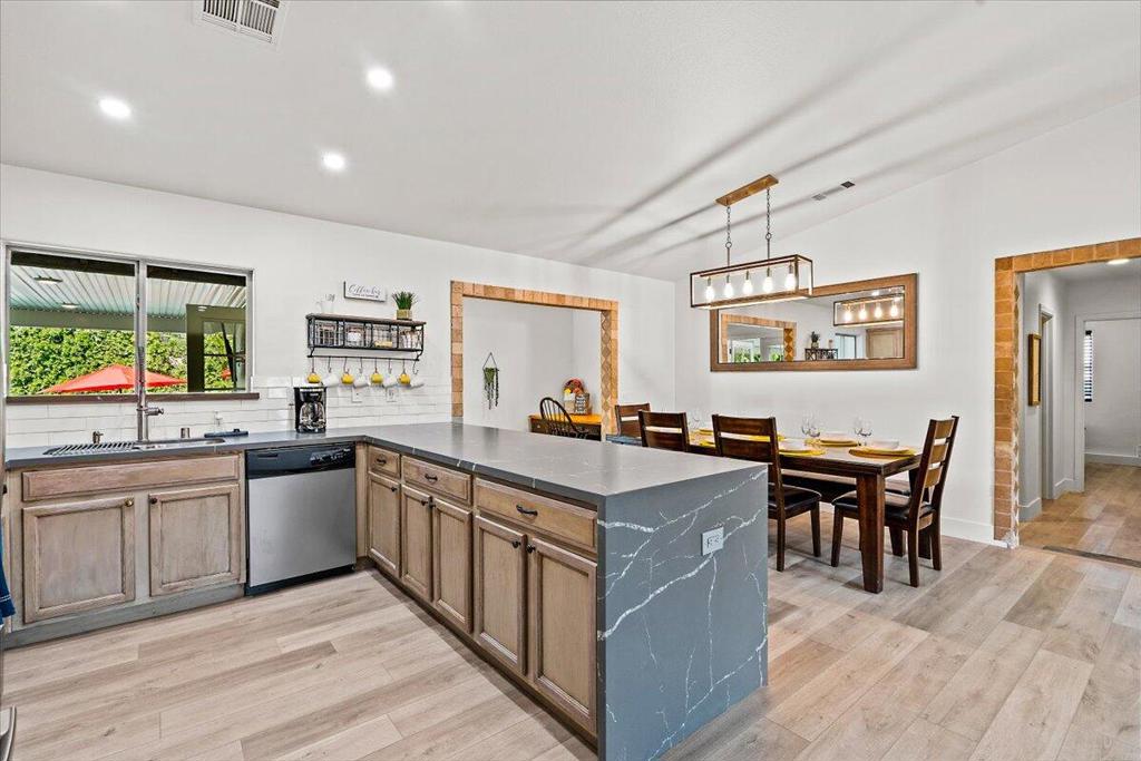 81135 Avenga Court
