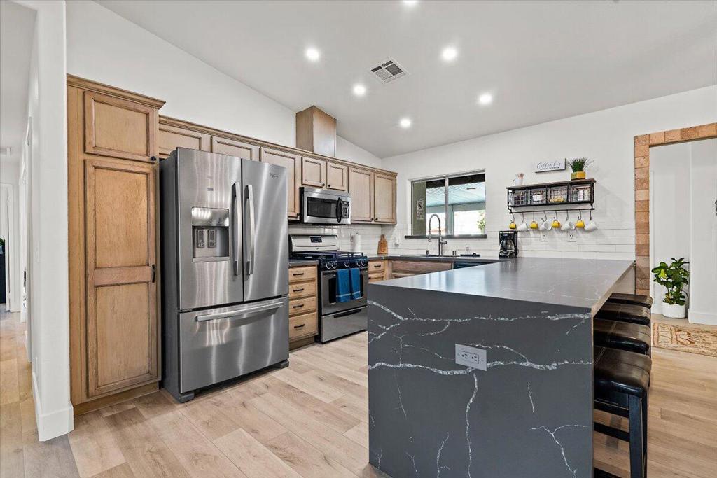 81135 Avenga Court