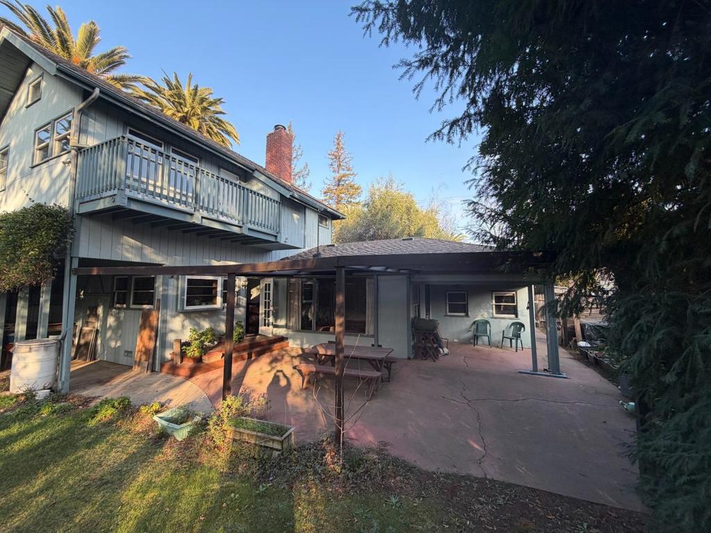 1280 Grant Road 94024, Los Altos CA 94024