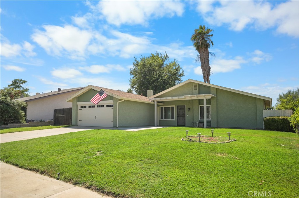This charming three-bedroom, two-bathroom home in the vibrant city of Redlands offers the perfect blend of comfort and convenience. Nestled in a community renowned for its historic charm and scenic beauty, this home is ideally suited for families or individuals seeking a peaceful yet connected lifestyle. The spacious bedrooms provide ample room for relaxation, while the two bathrooms ensure comfort and privacy for all residents. Redlands, with its tree-lined streets, bustling downtown, and proximity to nature, provides a wonderful backdrop for this inviting home. Whether you're enjoying a stroll through its parks or exploring local shops and cafes, living in Redlands offers a delightful experience that combines small-town warmth with modern amenities. All within minutes away for Redlands University!