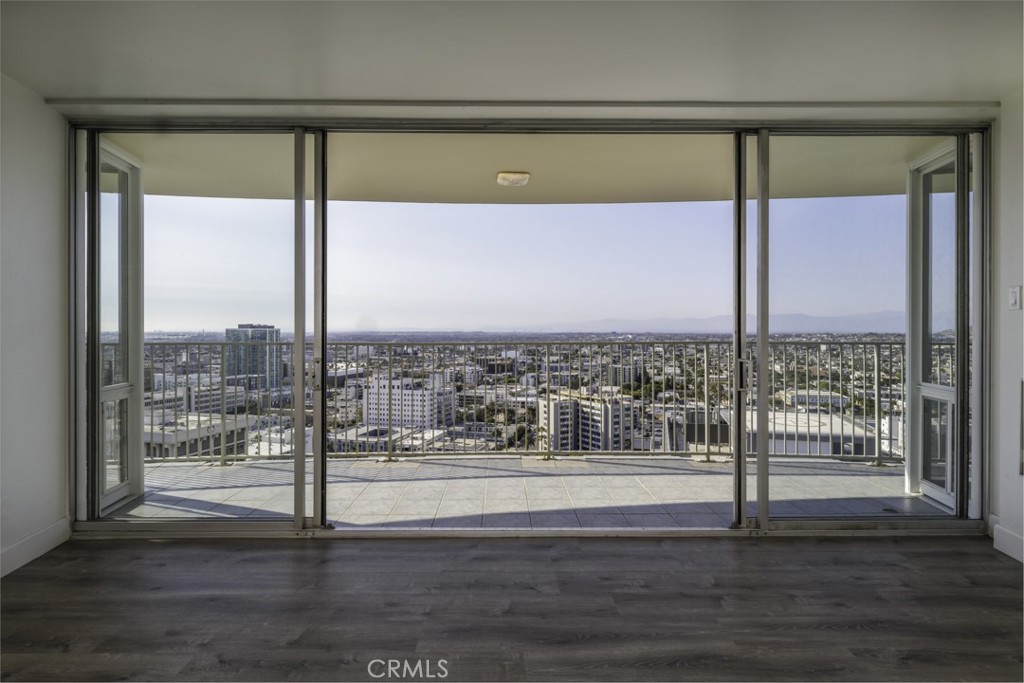 700 E Ocean Boulevard 3102