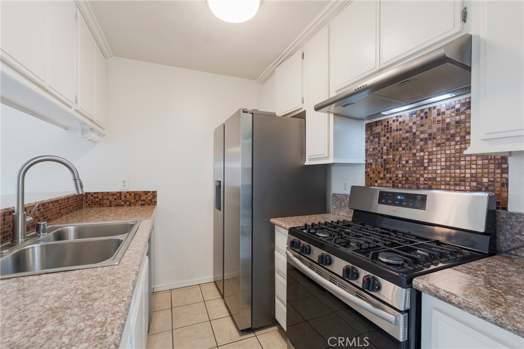 2306 Delaware B