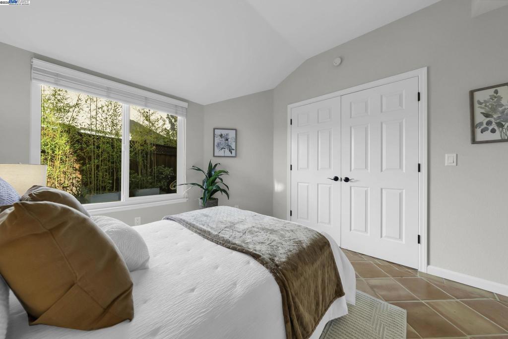 CANYON LAKES CC - Residential