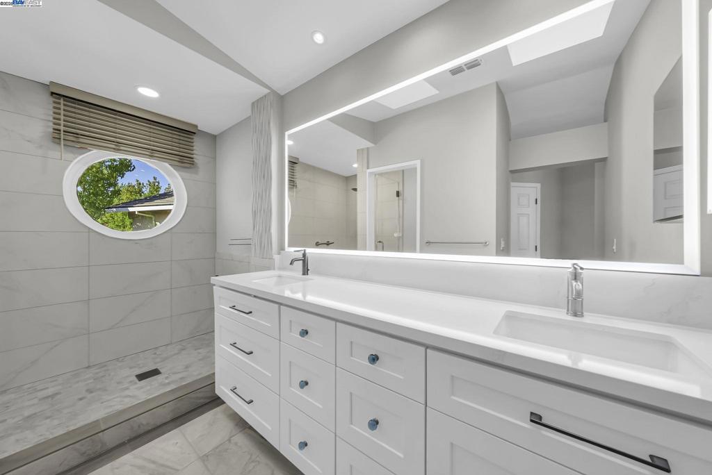 CANYON LAKES CC - Residential