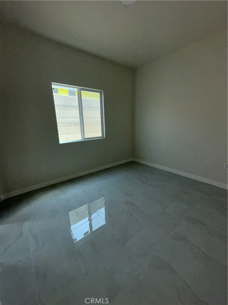 Properties 4 2411 E 113th