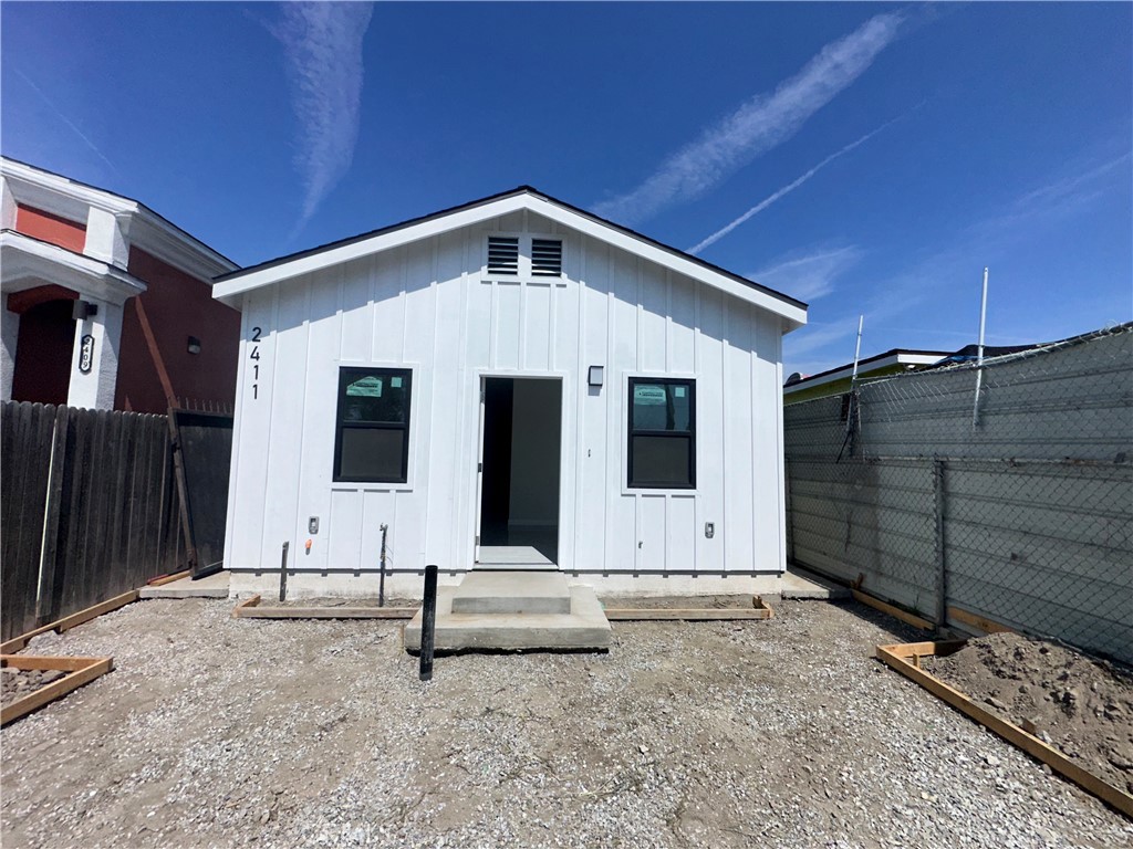 Properties 1 2411 E 113th