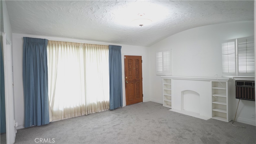 214 E 92nd