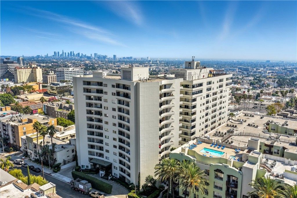 Photo of 7250 Franklin Avenue #1203, Los Angeles, CA 90046 (MLS # SR25228250)