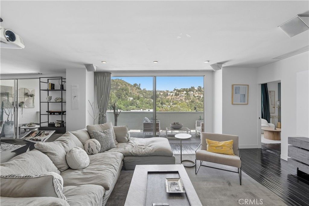 Photo of 7250 Franklin Avenue #1203, Los Angeles, CA 90046 (MLS # SR25228250)