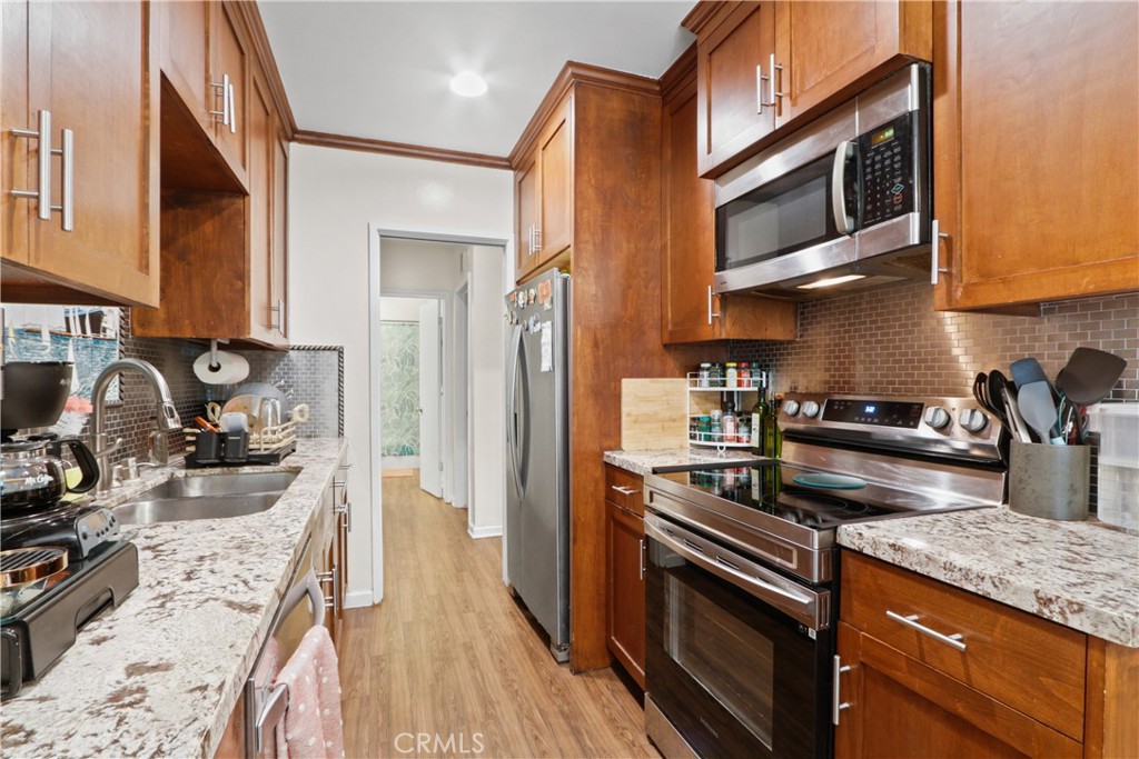 939 E Appleton Street 25