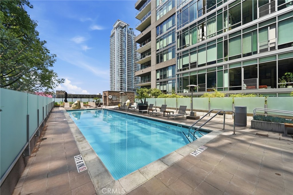 1111 S Grand Avenue PH 5