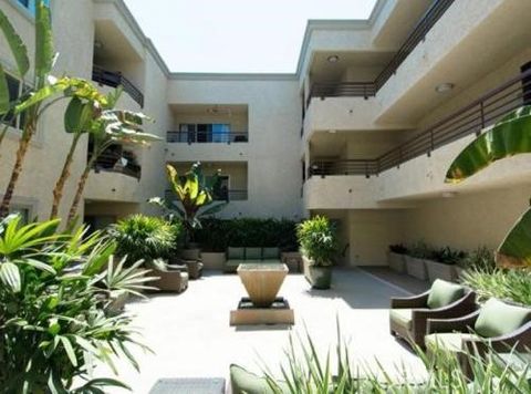 Photo of 11848 Kiowa Avenue #101, Los Angeles, CA 90049 (MLS # SR25097396)