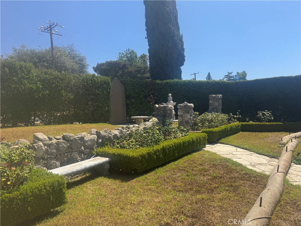 742 E Mariposa Street
