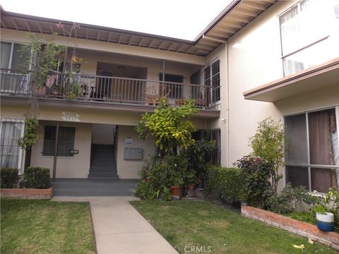 5709 1/2 Clemson Los Angeles CA 90016