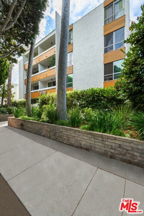 Photo of 826 2nd Street #101, Santa Monica, CA 90403 (MLS # 26917201)