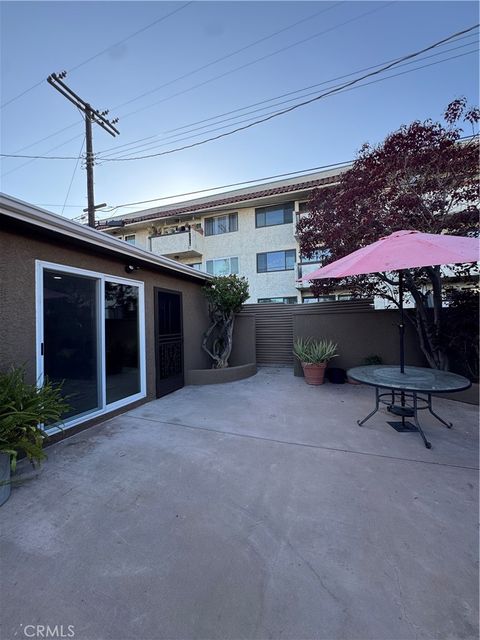 Photo of 117 Harbor View Avenue, San Pedro, CA 90732 (MLS # OC25251605) Photo of 117 Harbor View Avenue, San Pedro, CA 90732 (MLS # OC25251605)