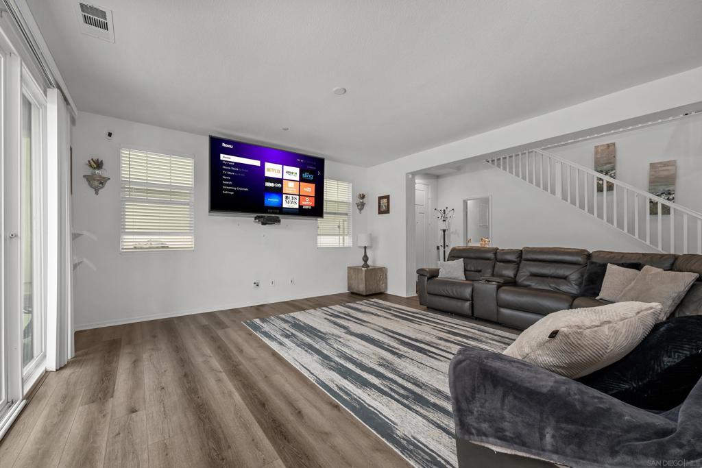 38512 Rosegate Pl