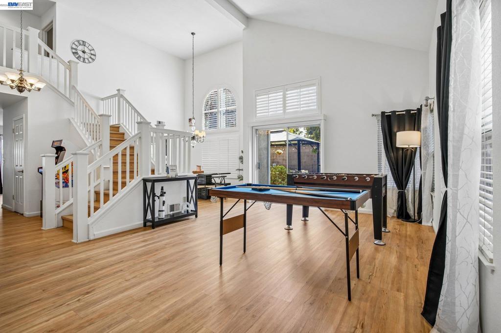 Properties 2 752 Longfellow St