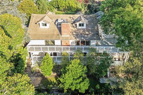 Photo of 5352 Elvira RD, Woodland Hills, CA 91364 (MLS # WS26111015)