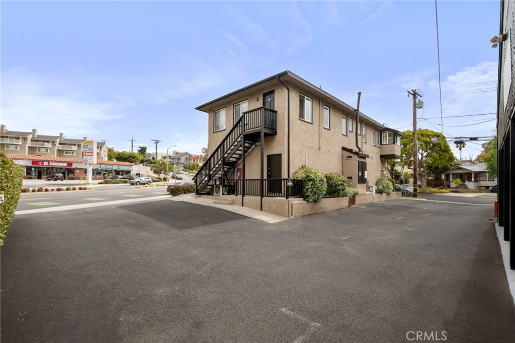 832 Torrance Boulevard