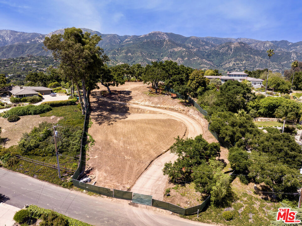 1326 Hillcrest Road