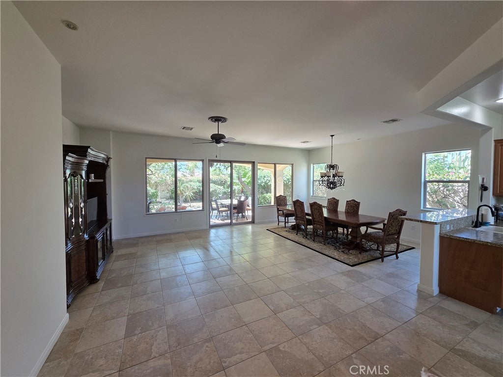40099 Calle Santa Juana