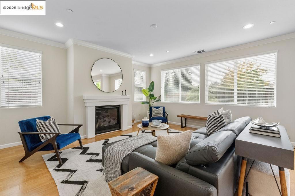 BRENTWOOD - Residential