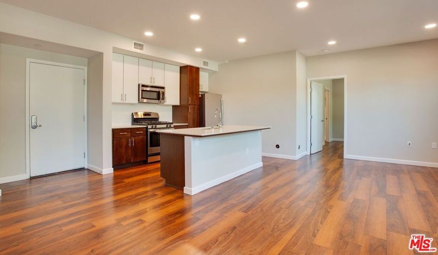 Lincoln Place Apartment Homes in Venice is a true apartment community with a neighborhood feel, just a half mile from Abbot Kinney and Venice Beach! This spacious 2-bedroom, 2-bathroom  + loft floor plan features a central living, dining, and kitchen area.  This home features a balcony that faces the pool, in-home washer/dryer, and a spacious closet. Bonus of a Loft! Smart home technology including locks and thermostat available! Lincoln Place Apartment Homes features a resort style swimming pool with underwater speakers, a rooftop social deck, a two story fitness center with indoor/outdoor workout areas and a centralized open park area.  Security deposit varies based on approval.