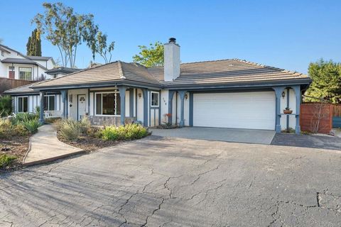 198 Evvia Court Vista CA 92083