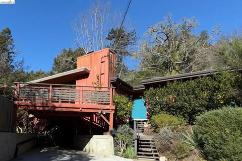 Photo of 25 Sunset Drive Dr, Kensington, CA 94707 (MLS # 41129725)