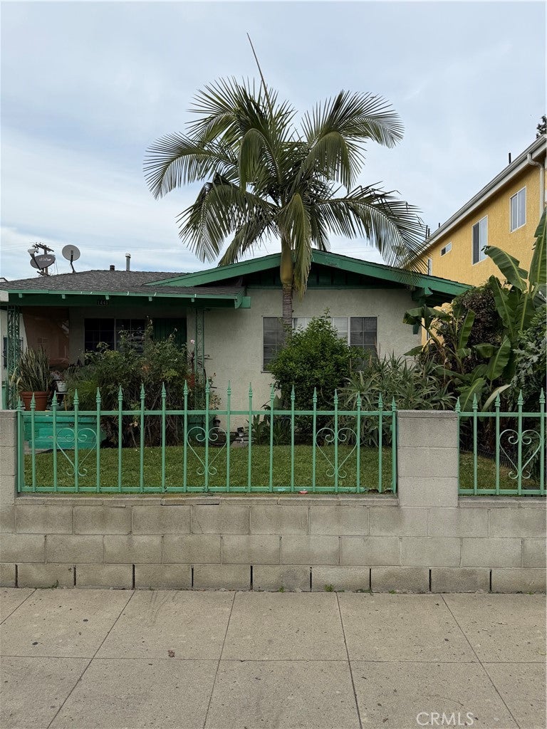 1445 W 58th