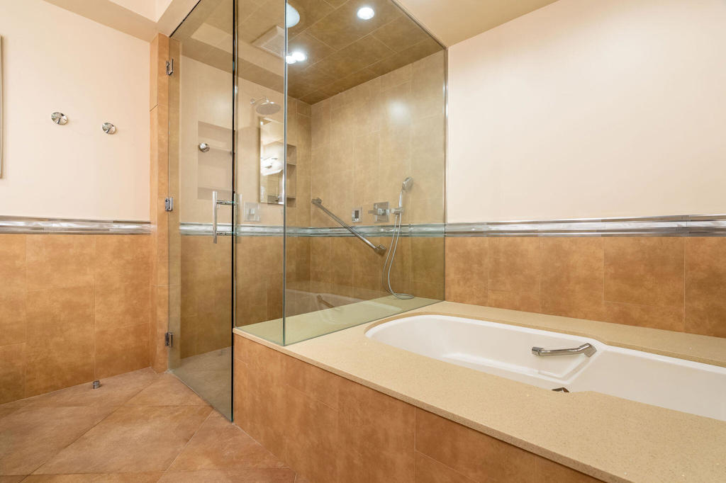 Chaparral C.C. - Residential