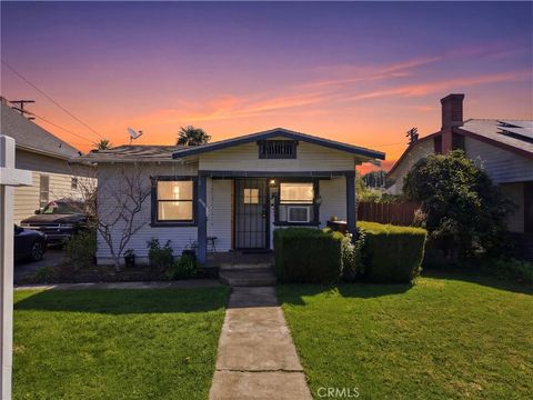 Photo of 478 N Campus Ave, Upland, CA 91786 (MLS # CV26025256)