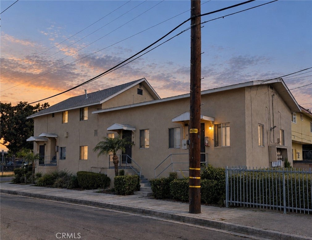 698 W Olympic