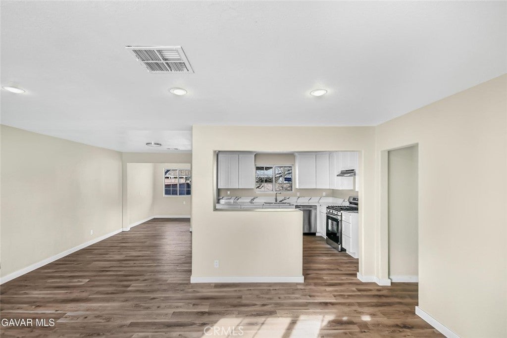 45503 11th Street West