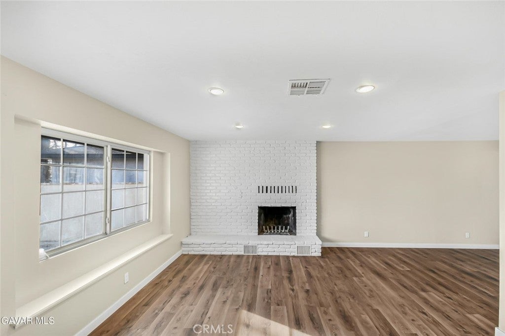 45503 11th Street West