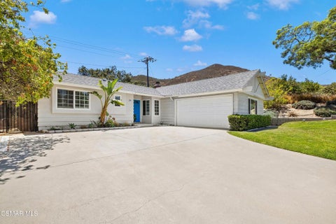 Photo of 24 Washburn Street, Simi Valley, CA 93065 (MLS # 226003743)