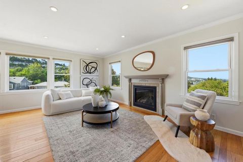 Photo of 423 42nd Avenue, San Mateo, CA 94403 (MLS # ML82043124)