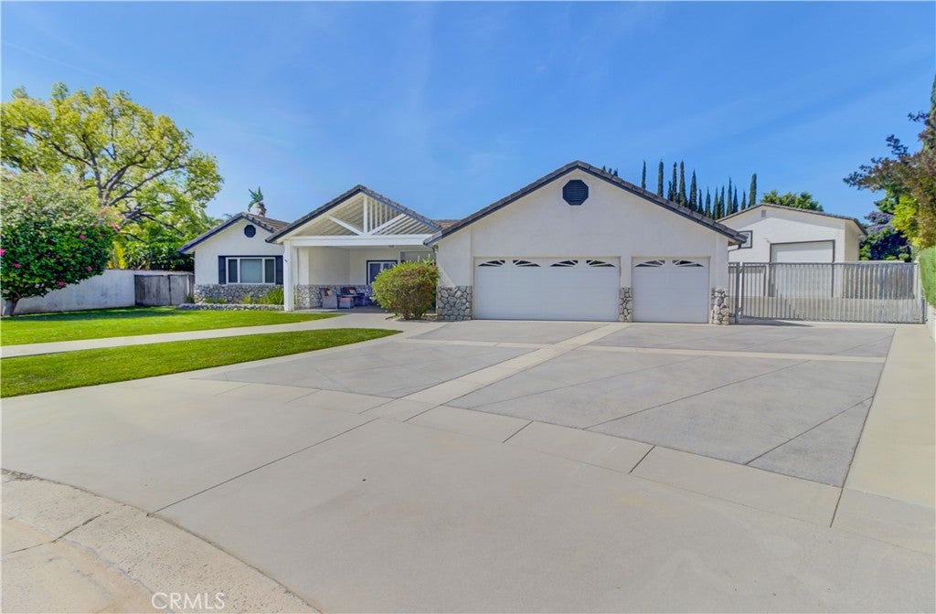 5821 Blueberry Street