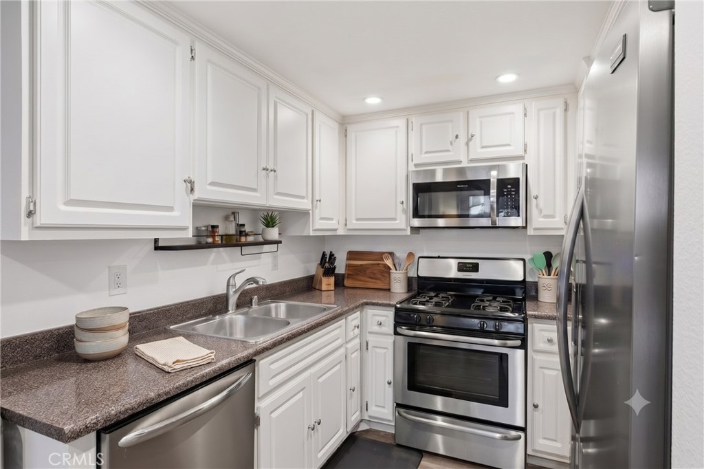 1346 E Hillcrest 40