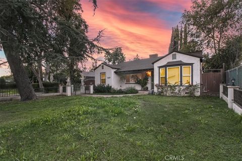 5229 Vantage Valley Village CA 91607