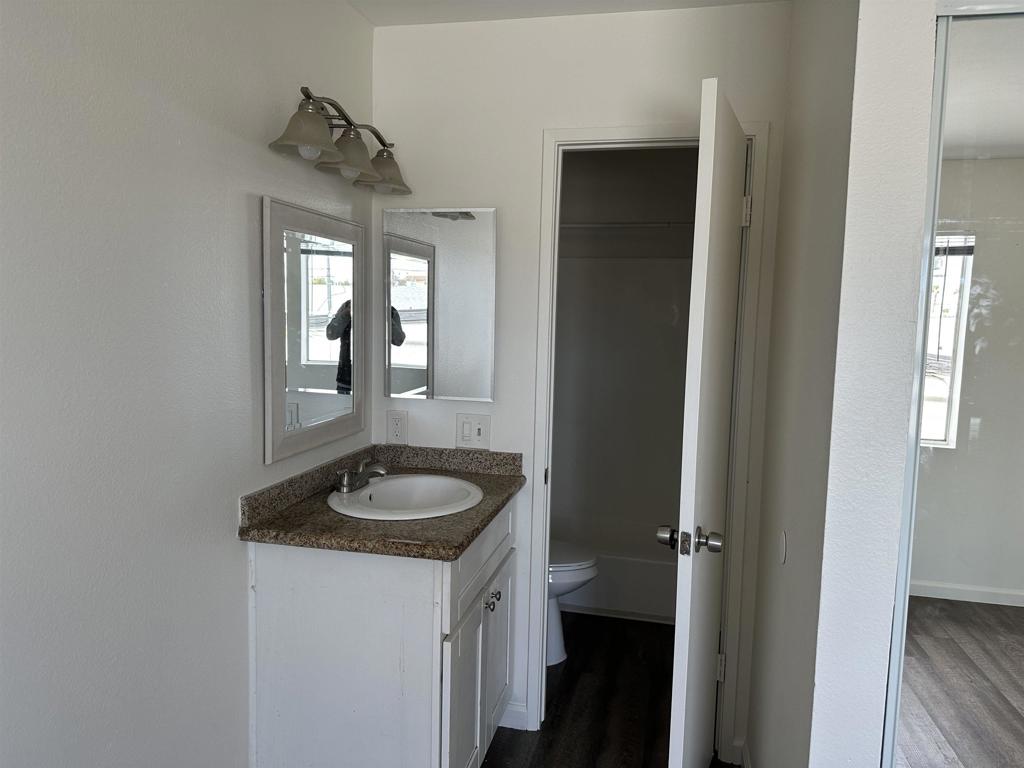 3844 Swift Ave. 10