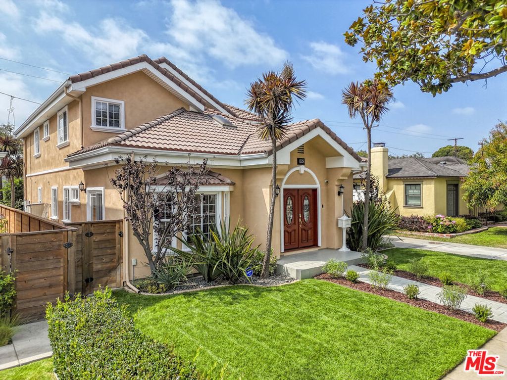 Photo of 10943 Barman Avenue, Culver City, CA 90230 (MLS # 25597861)