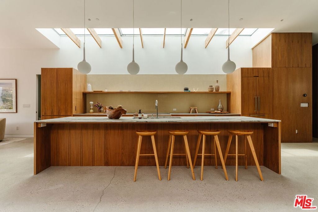 1028 Pleasant View Avenue, Venice CA 90291