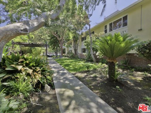 Photo of 1217 N Crescent Heights Boulevard #D, West Hollywood, CA 90046 (MLS # 25604023) Photo of 1217 N Crescent Heights Boulevard #D, West Hollywood, CA 90046 (MLS # 25604023)
