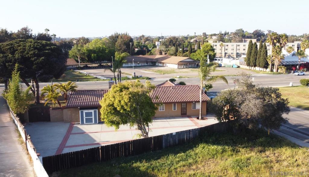 68 E Bonita Rd