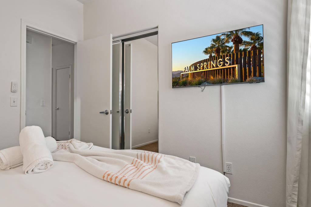 Flora Vista - Residential Lease