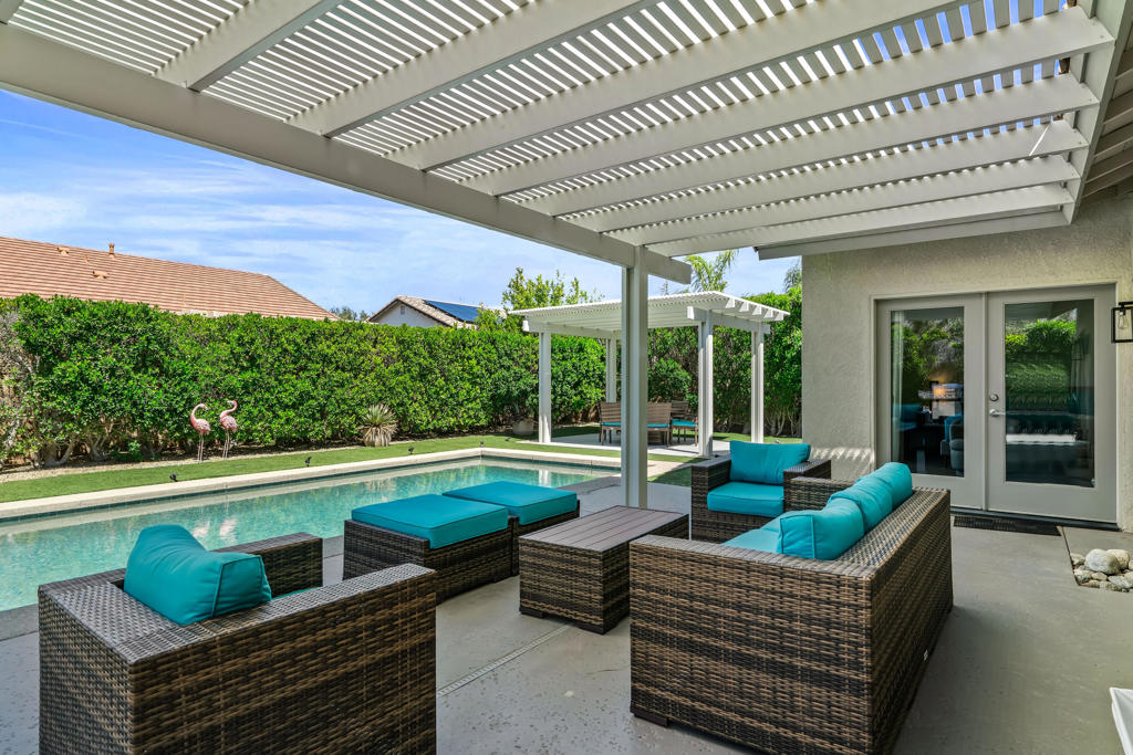 Flora Vista - Residential Lease